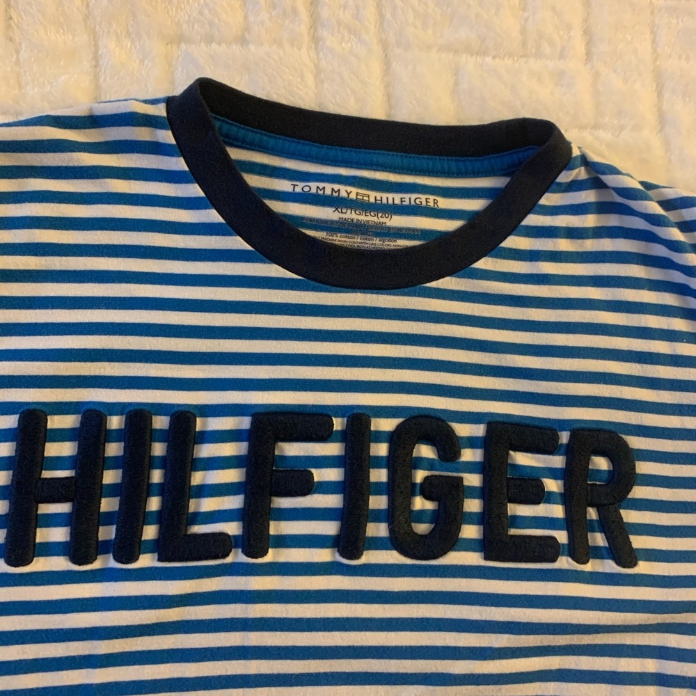 Tommy playera talla xl junior